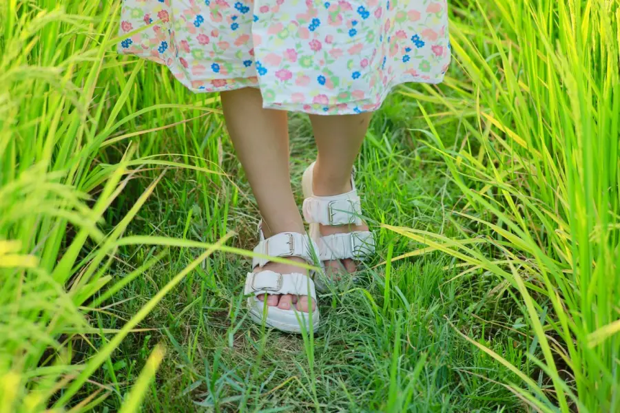 Dal parco alla cerimonia: la guida definitiva ai sandali per bambini versatili e chic